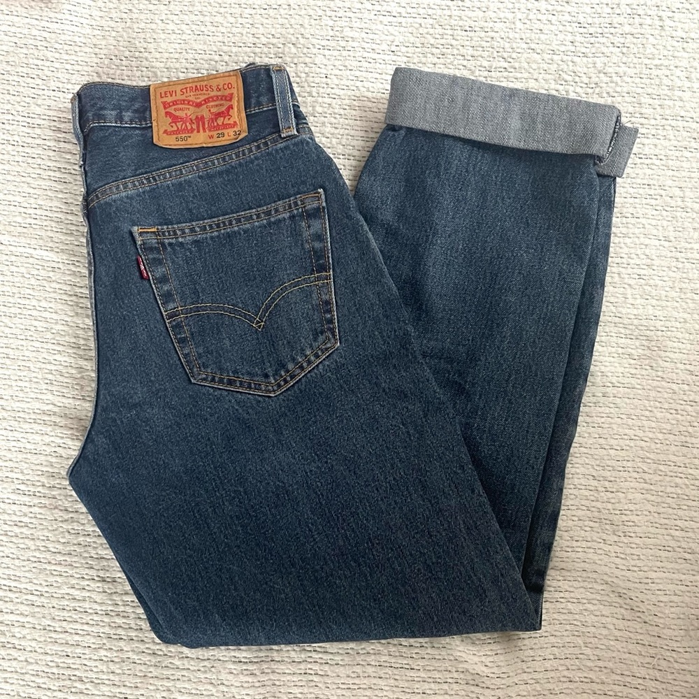 Vintage Levi Mom Medium Blue Jeans Sz 29